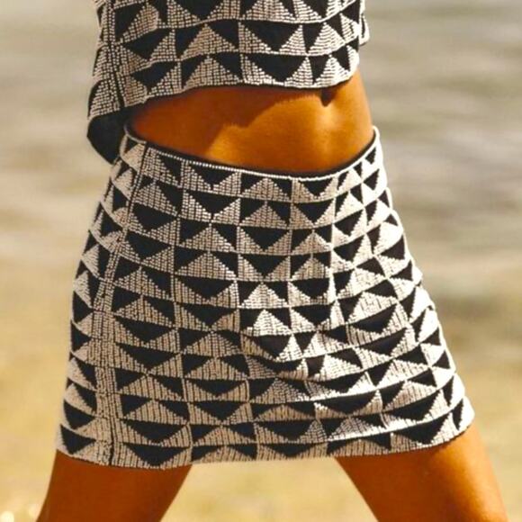 NWT Zara Monochrome Geometric Beaded size XS woman mini Skirt - Picture 1 of 8